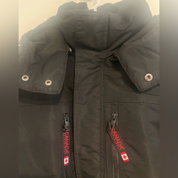 NWOT - Canada Goose Youth L (14/16) Black Puffer Jacket - Picture 6 of 16